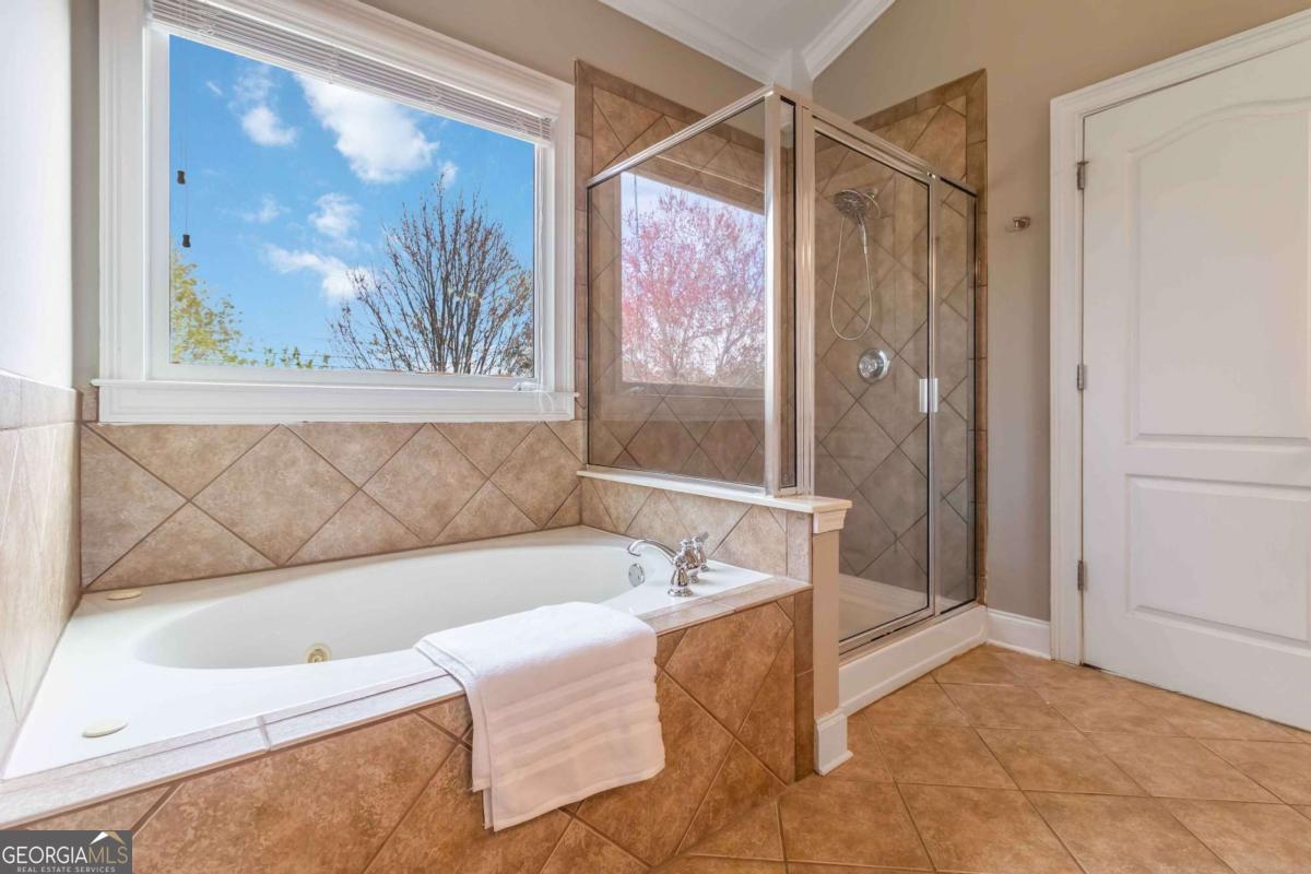 1340 Waverly Glen Drive Property Photo 27