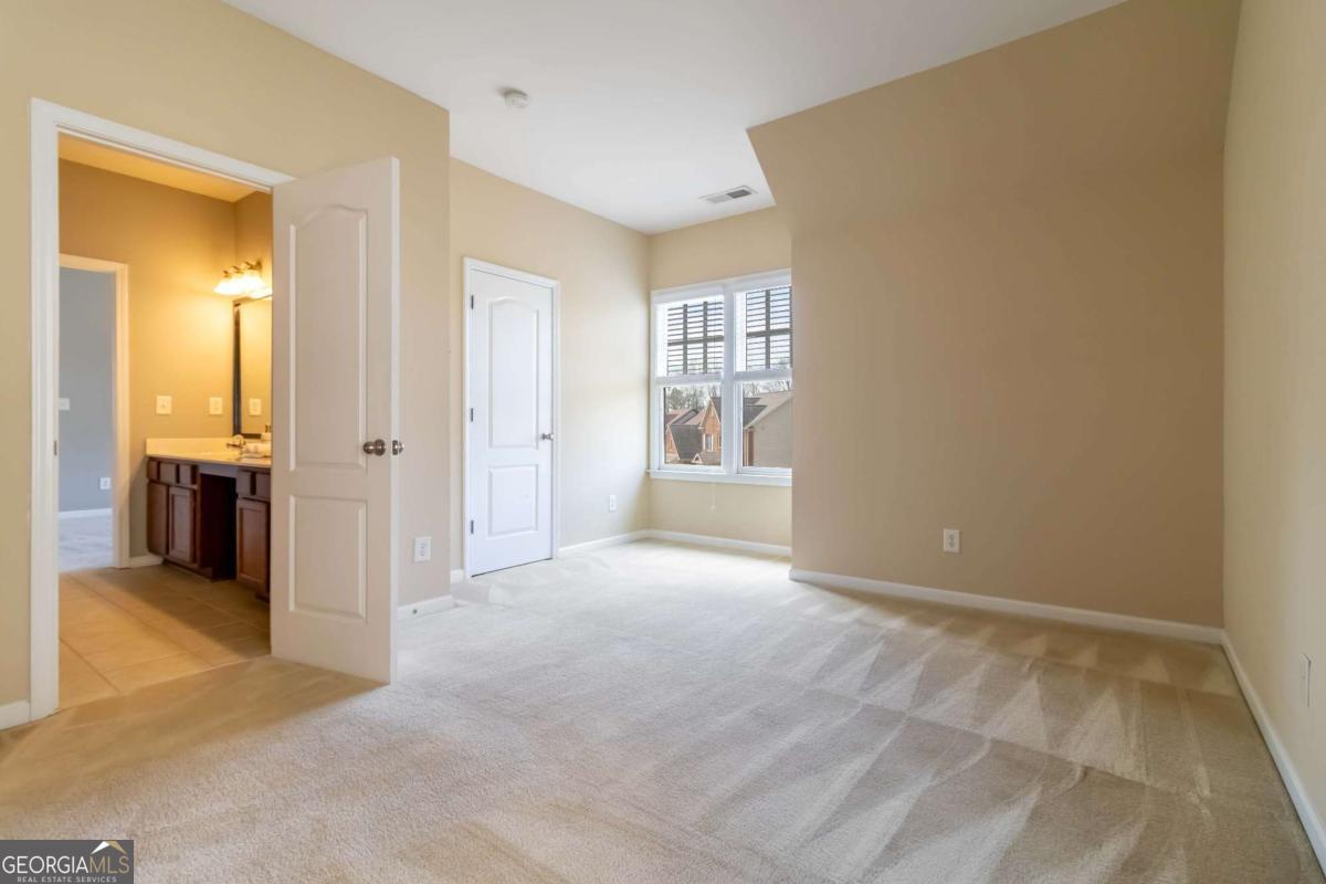 1340 Waverly Glen Drive Property Photo 28