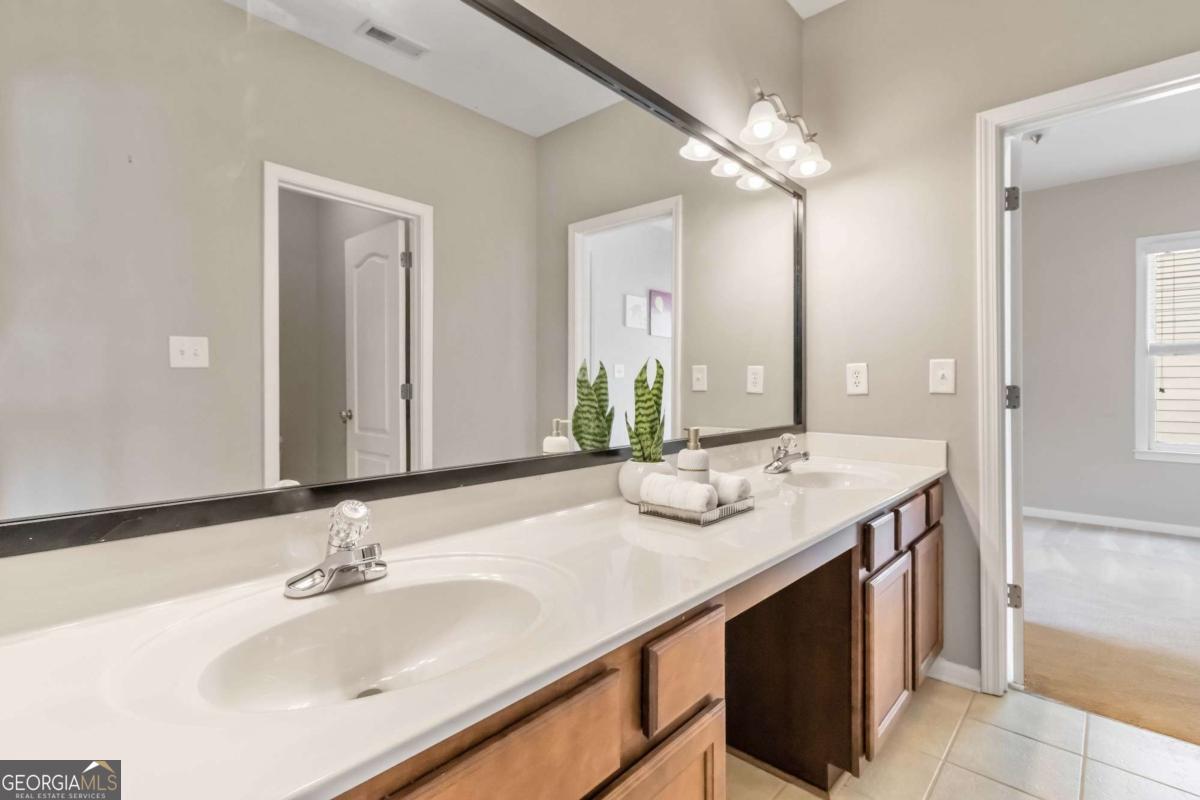 1340 Waverly Glen Drive Property Photo 31