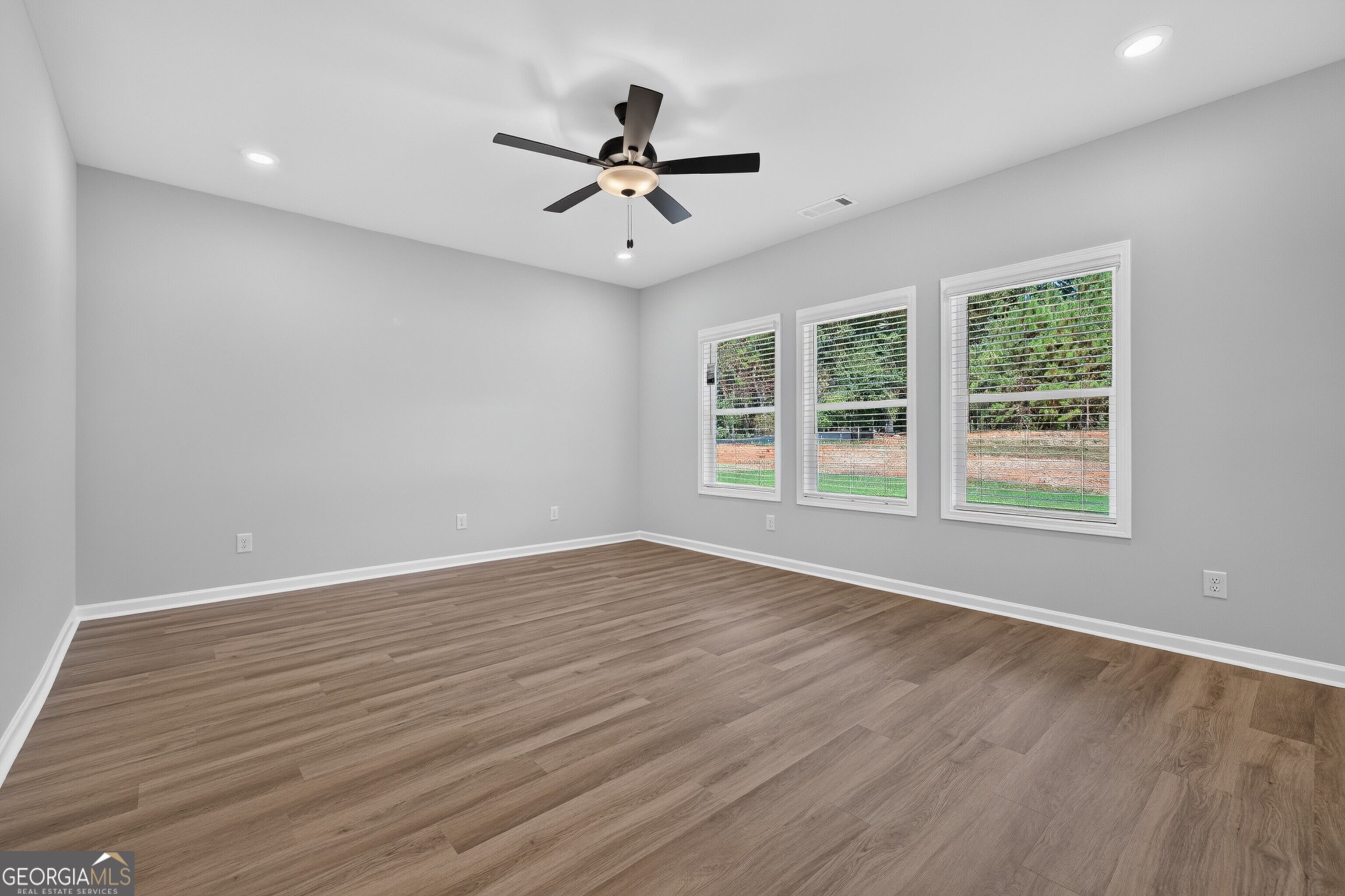 354 Flying Eagle Drive Property Photo 13