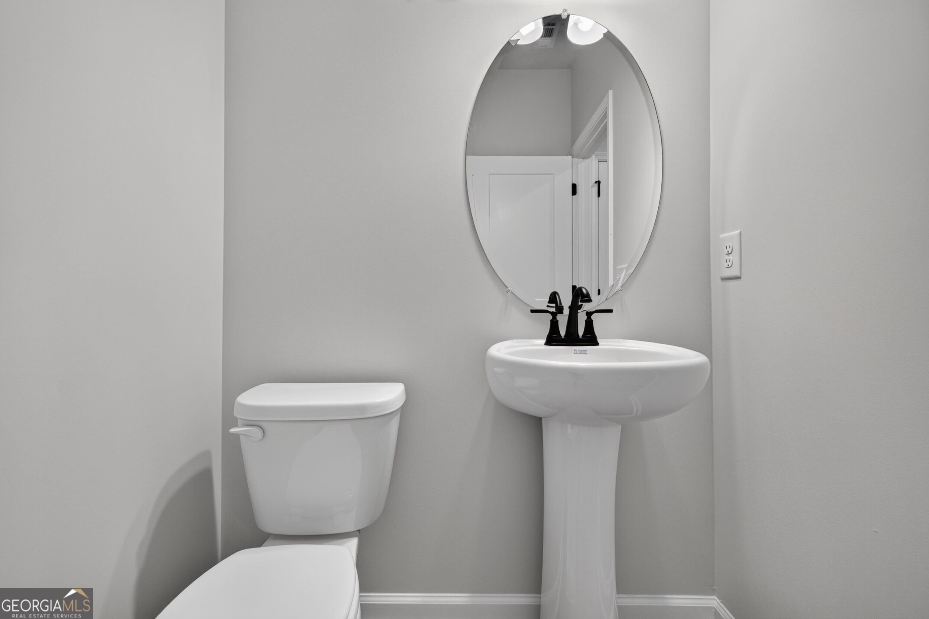 354 Flying Eagle Drive Property Photo 18