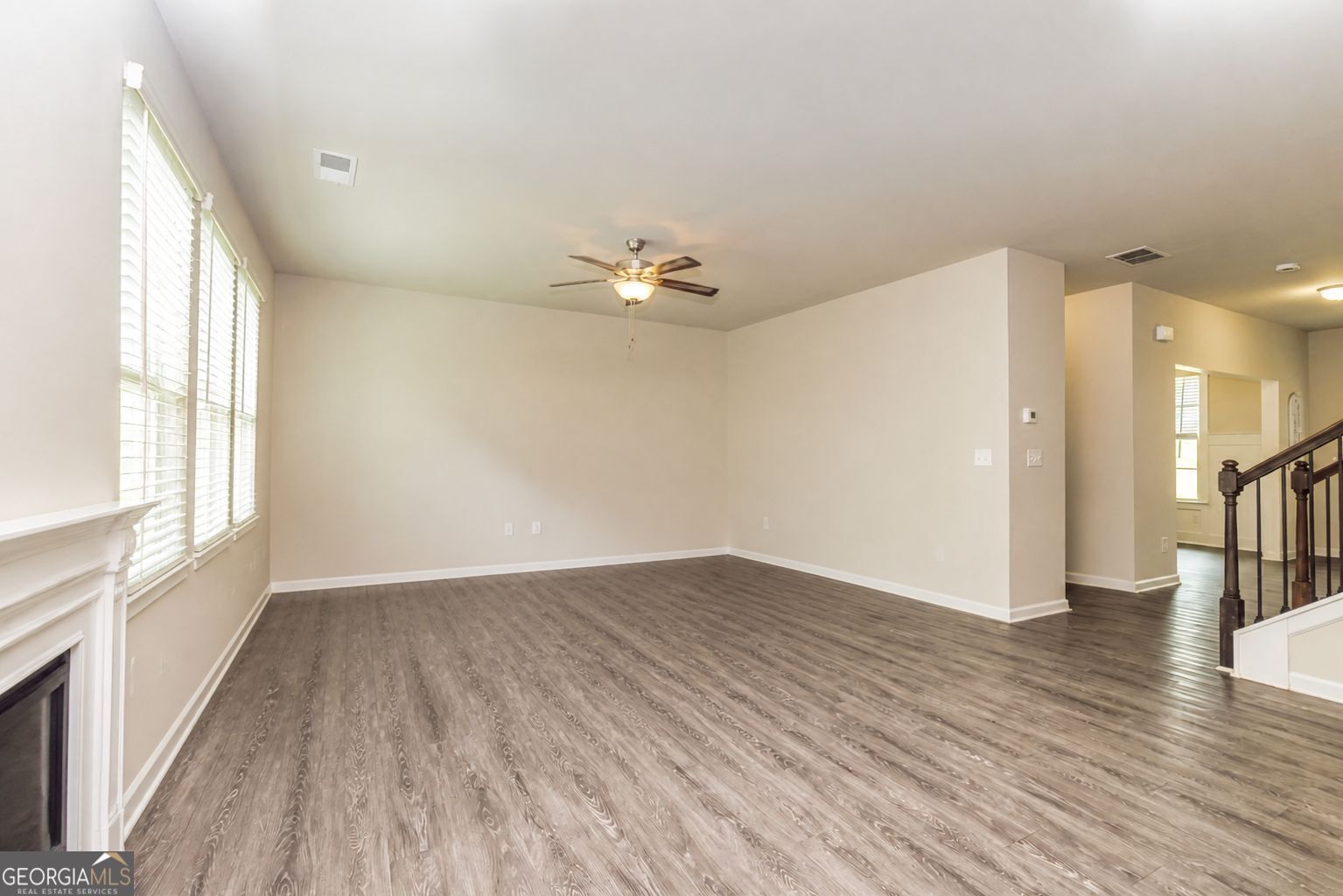1156 Burgundy Drive Property Photo 6