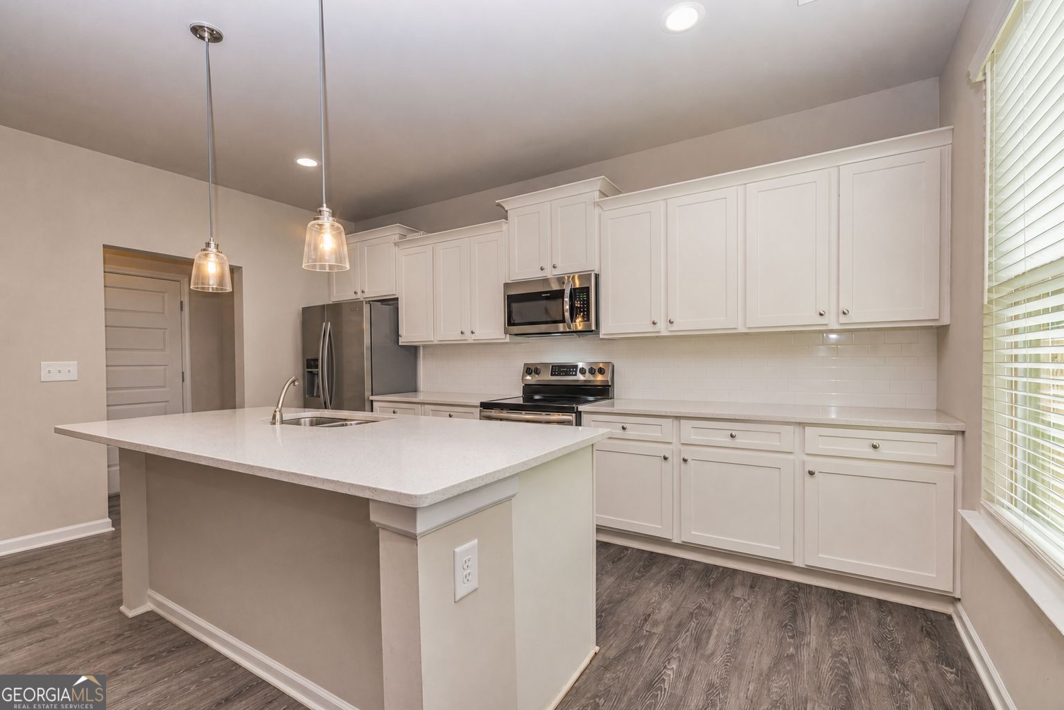 1156 Burgundy Drive Property Photo 8