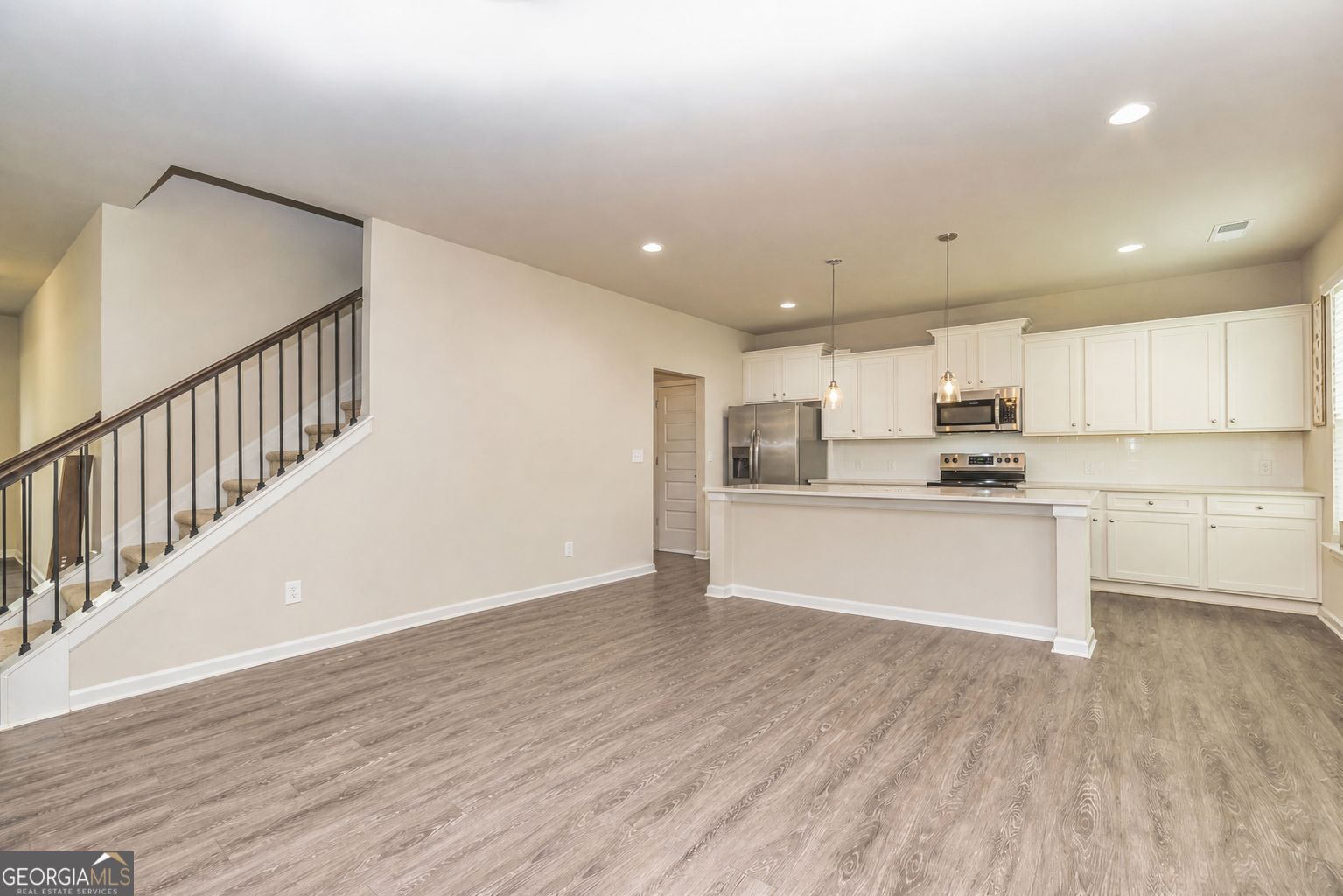 1156 Burgundy Drive Property Photo 11