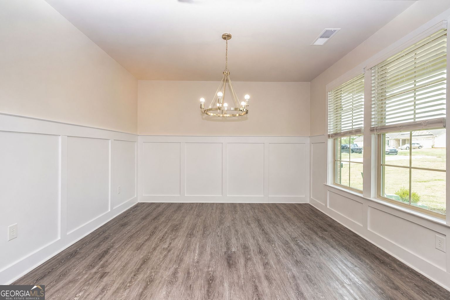 1156 Burgundy Drive Property Photo 12