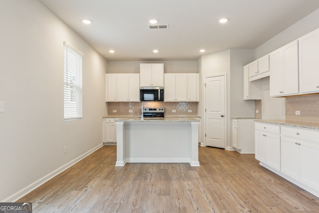 8039 Dickens Drive Property Photo 9