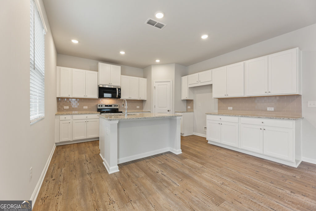 8039 Dickens Drive Property Photo 11