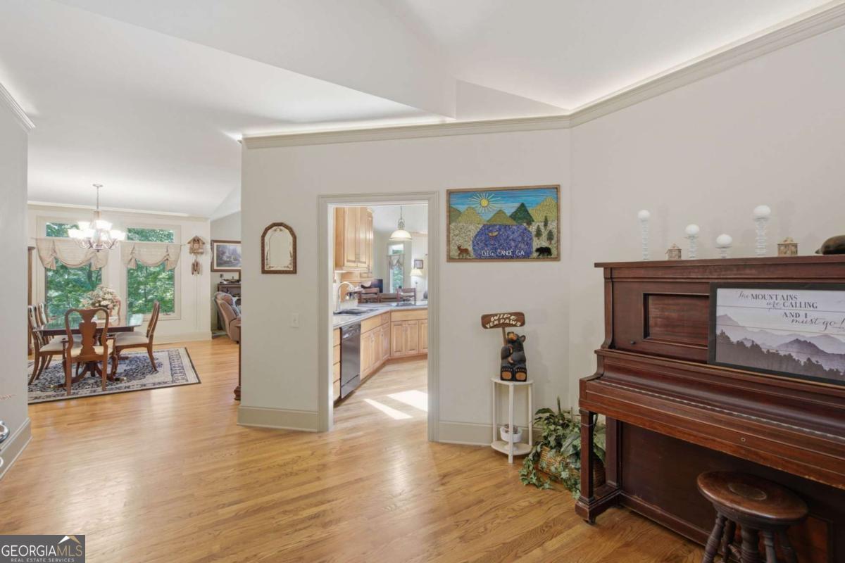 532 Cherokee Trail Property Photo 7