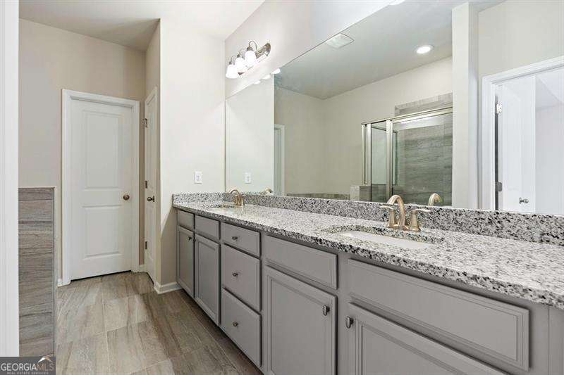 2593 Kenwood Glen Terrace Property Photo 15