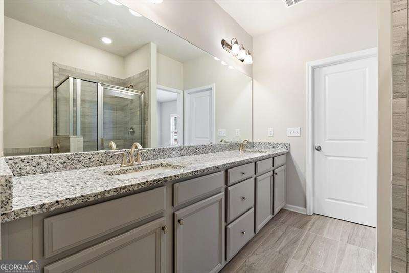 2593 Kenwood Glen Terrace Property Photo 17