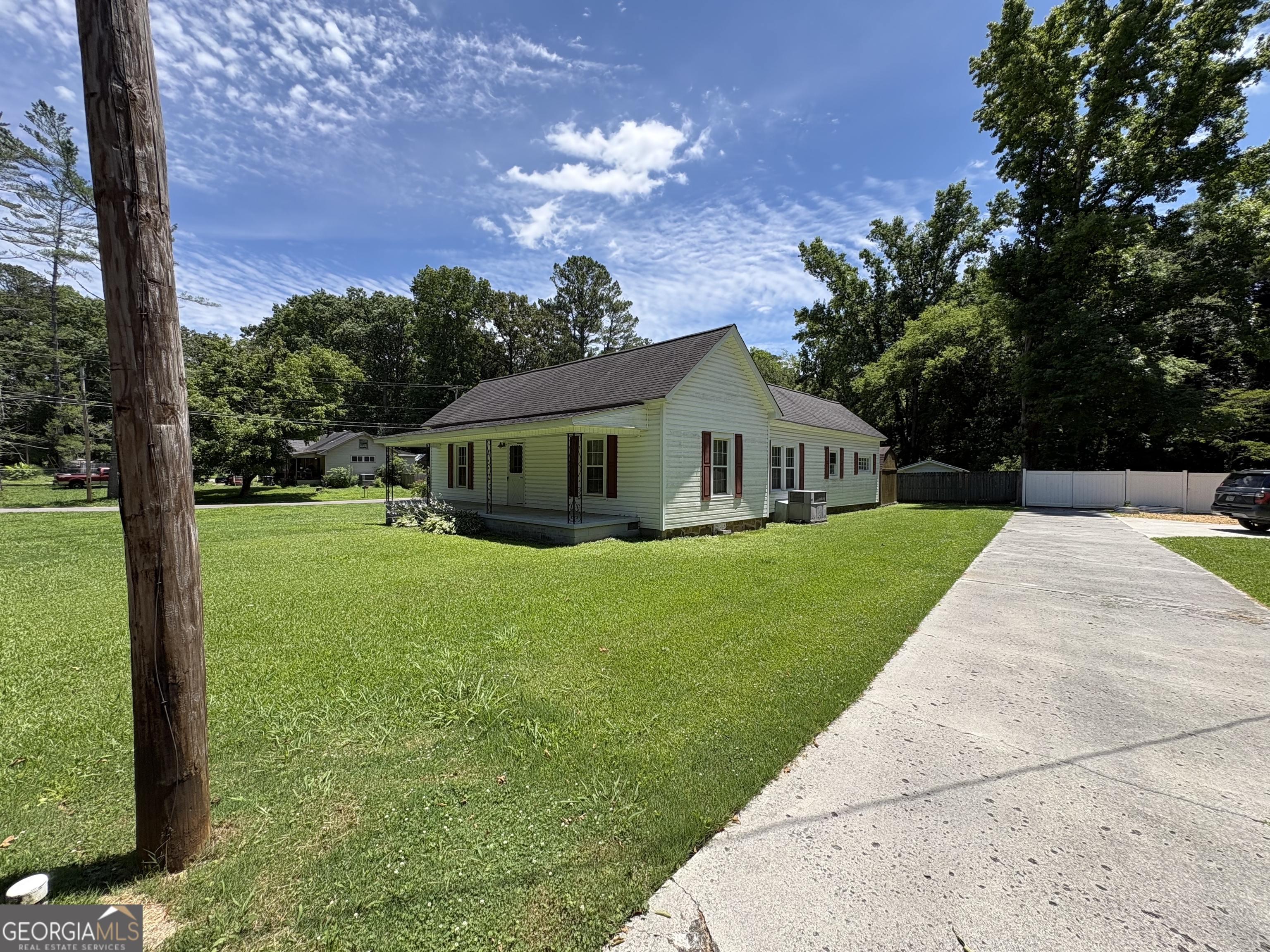 208 Warthen Street Property Photo 1