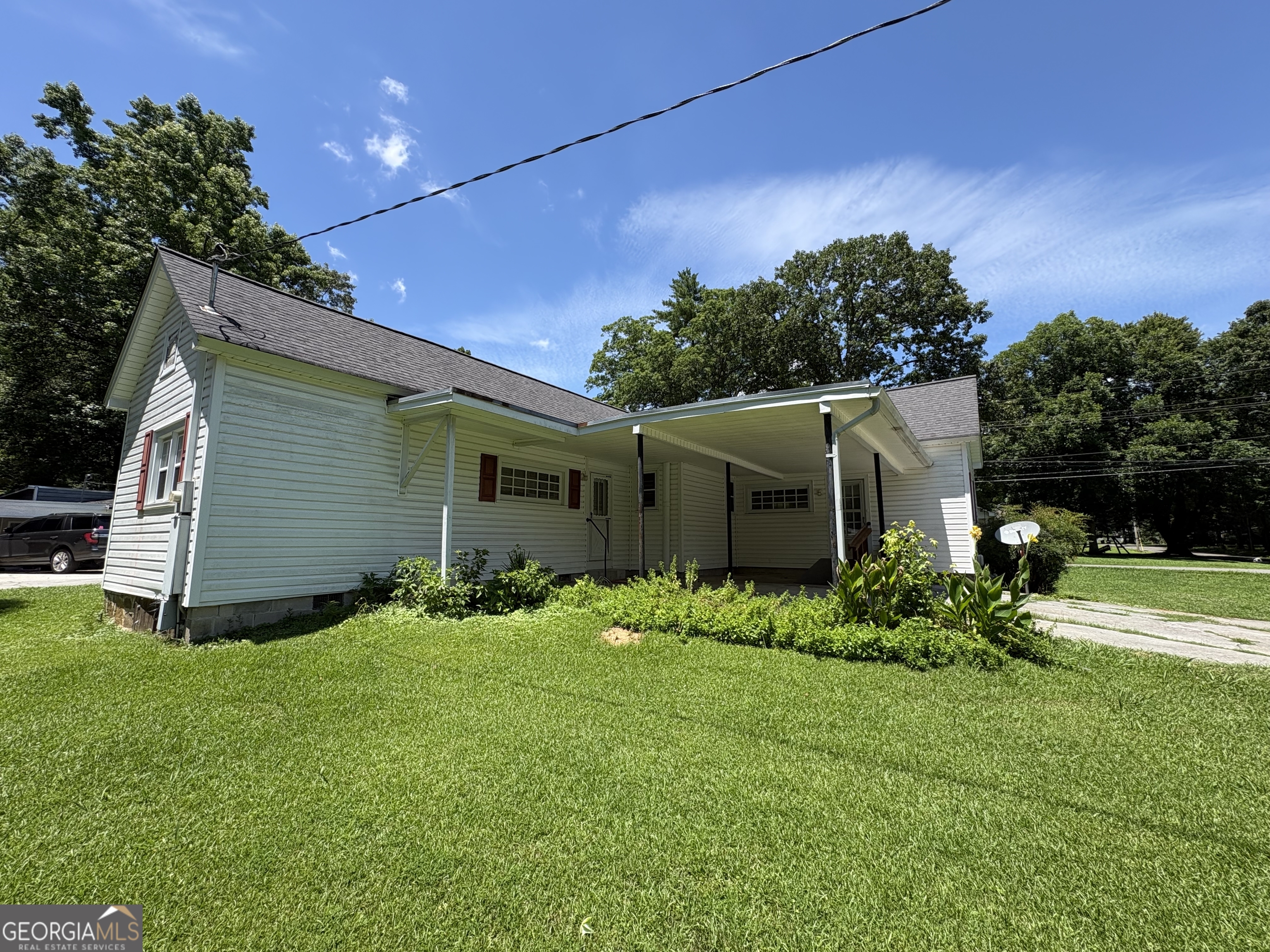 208 Warthen Street Property Photo 3