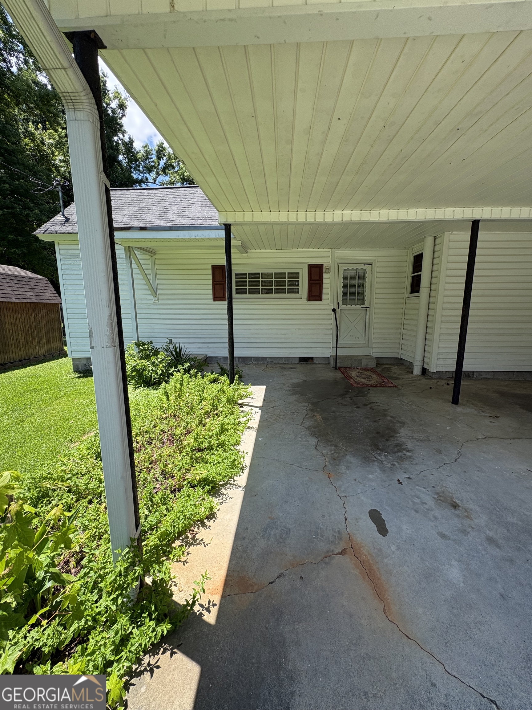 208 Warthen Street Property Photo 7