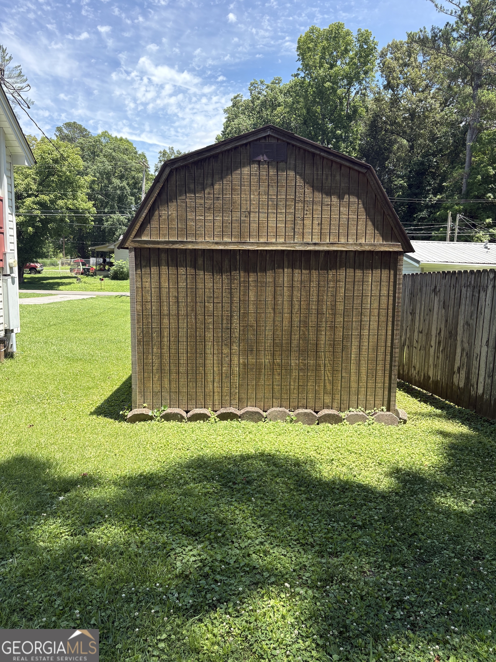 208 Warthen Street Property Photo 8