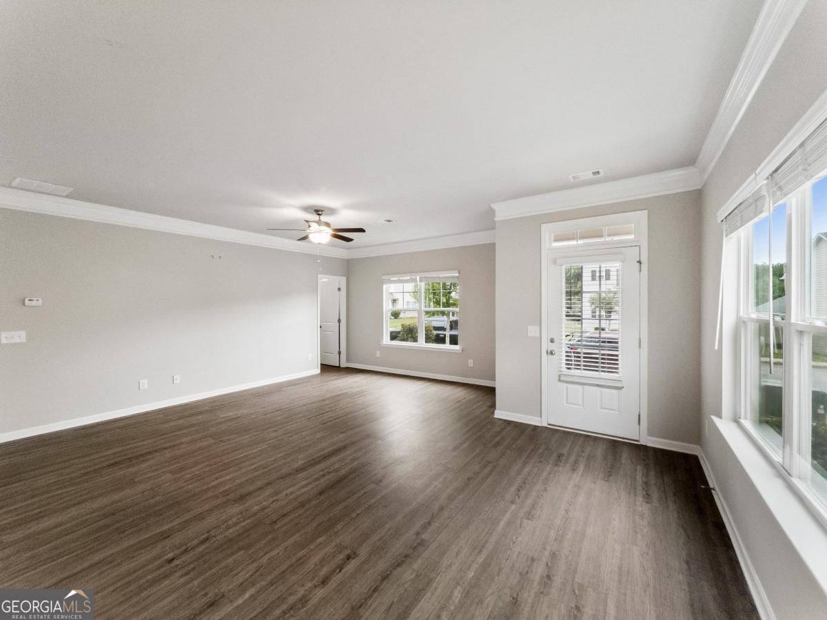 1272 Towne Square Court Property Photo 4