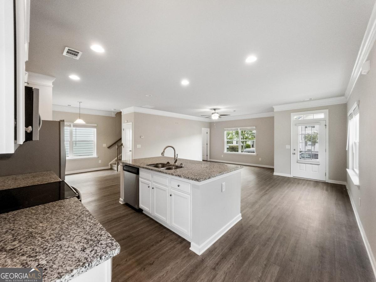 1272 Towne Square Court Property Photo 13