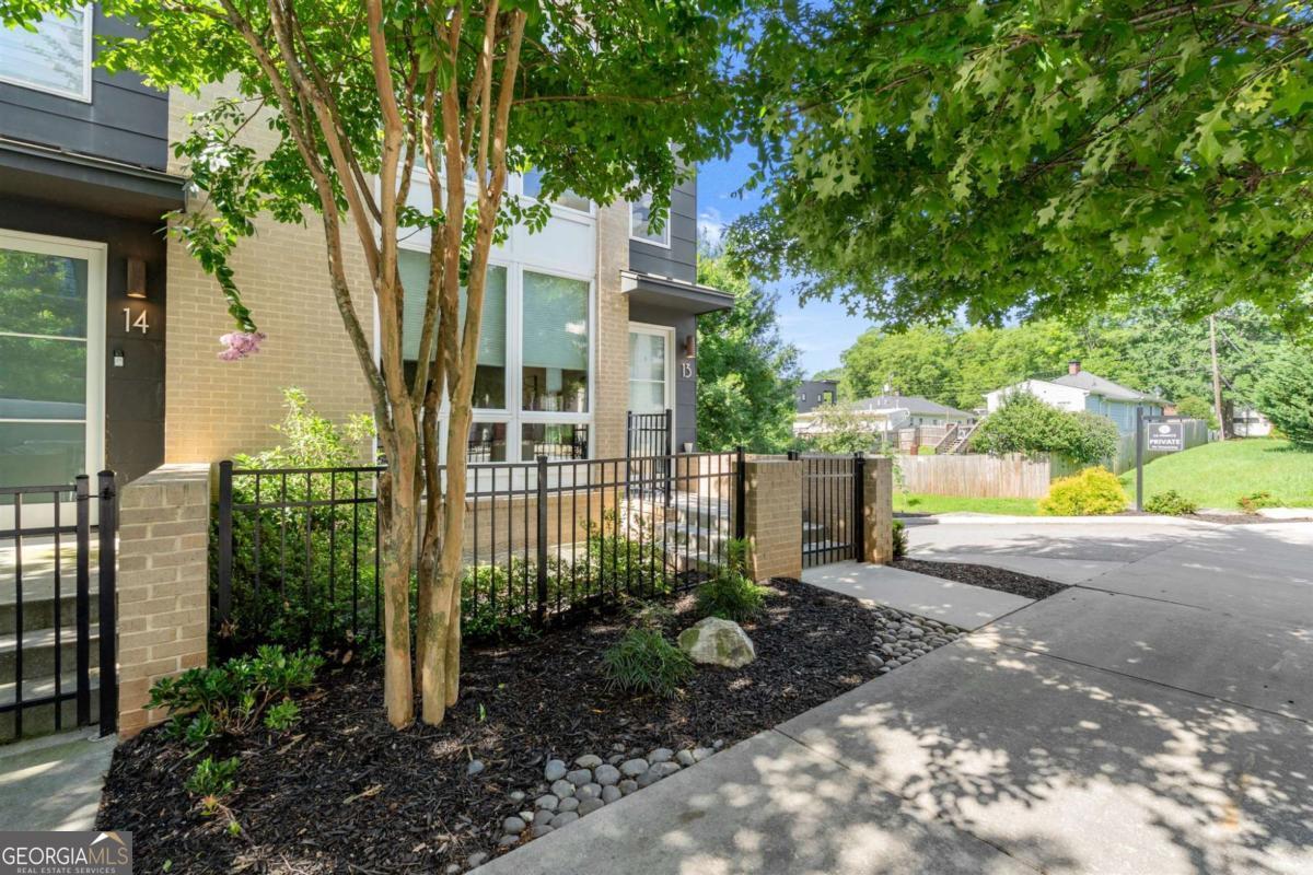 1463 La France Street Ne # 13 Property Photo 2