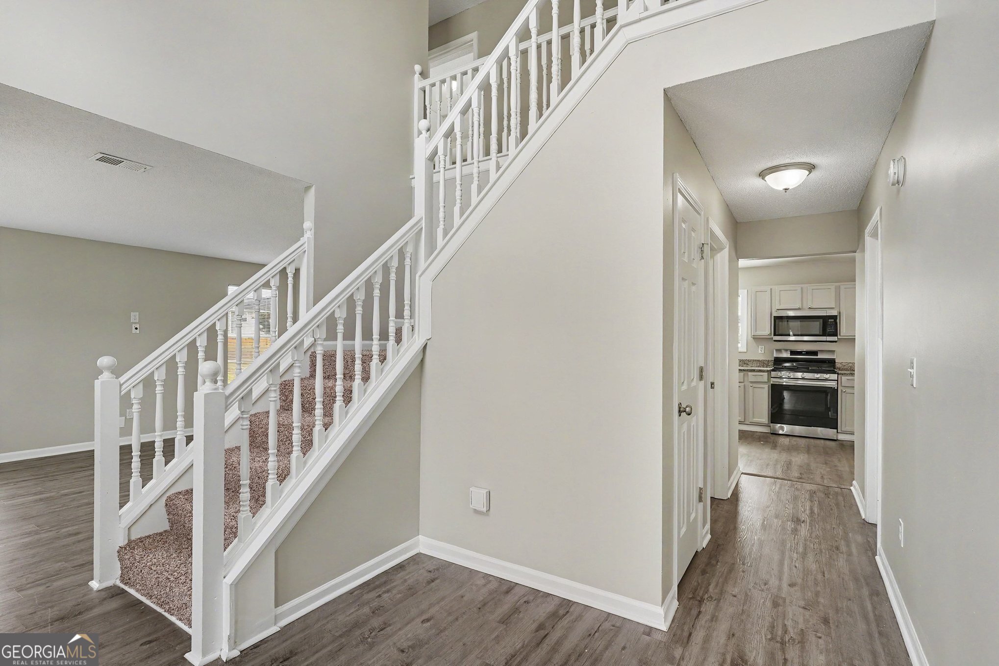 2909 Crabapple Circle Se Property Photo 4
