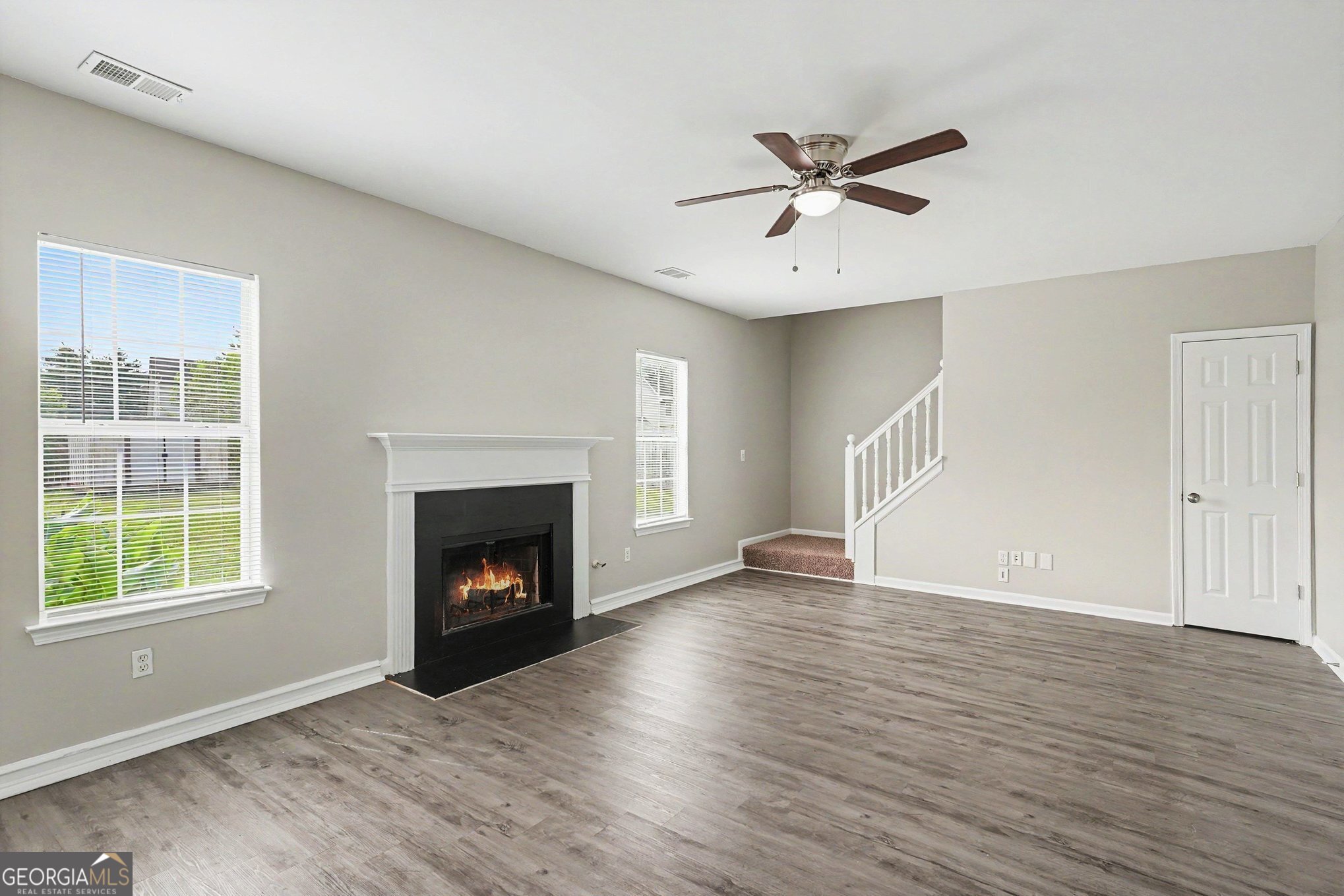2909 Crabapple Circle Se Property Photo 8