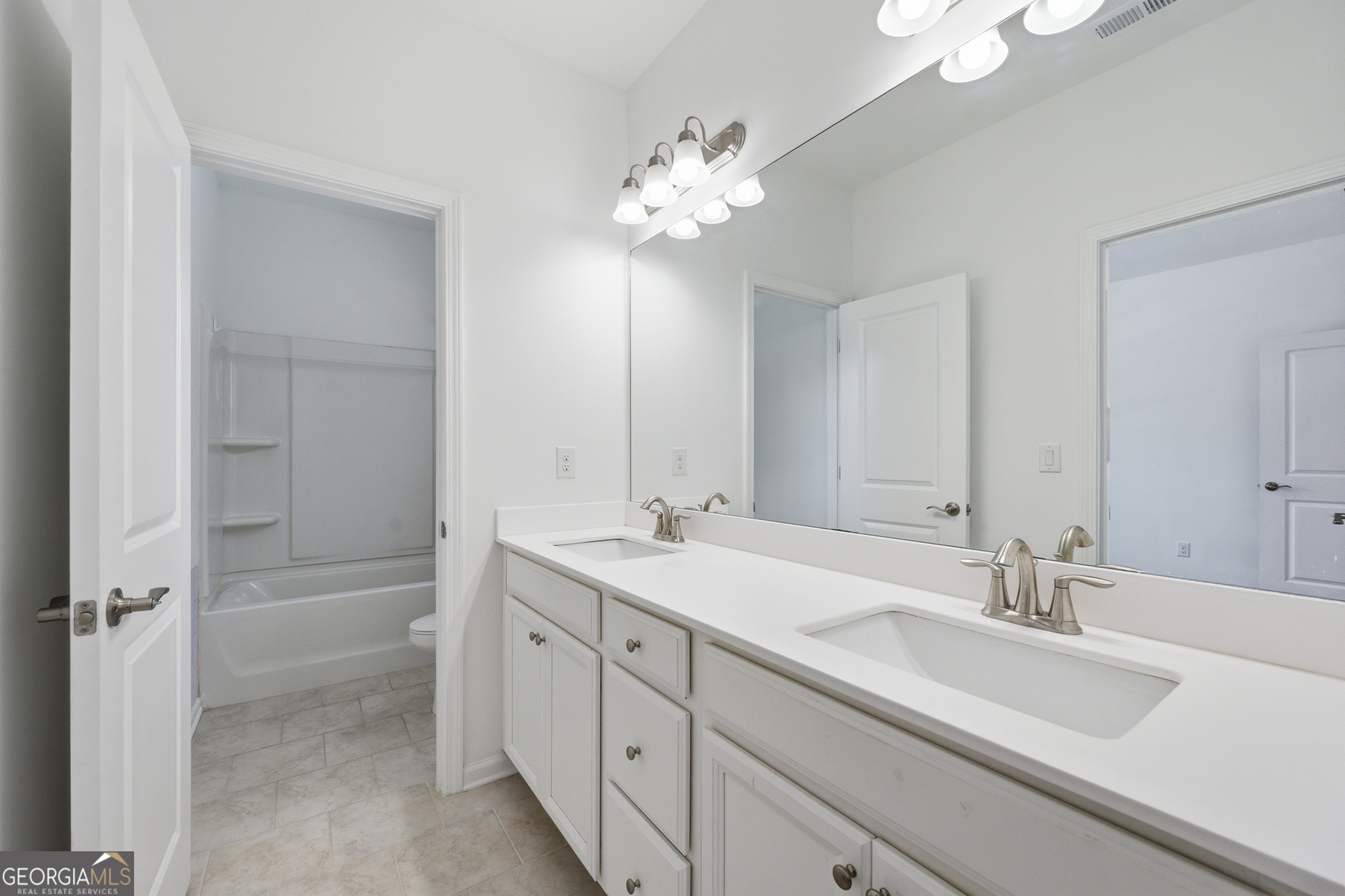 4531 Claiborne Court Property Photo 13