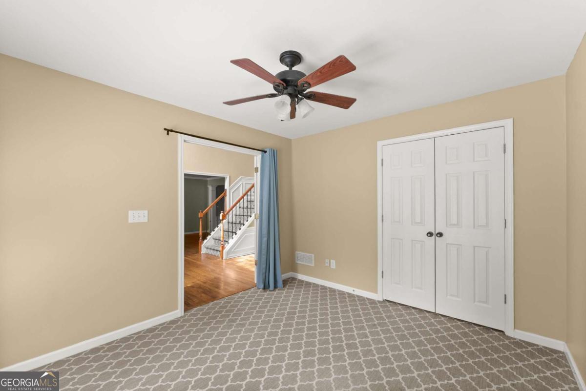 415 Fairford Lane Property Photo 5