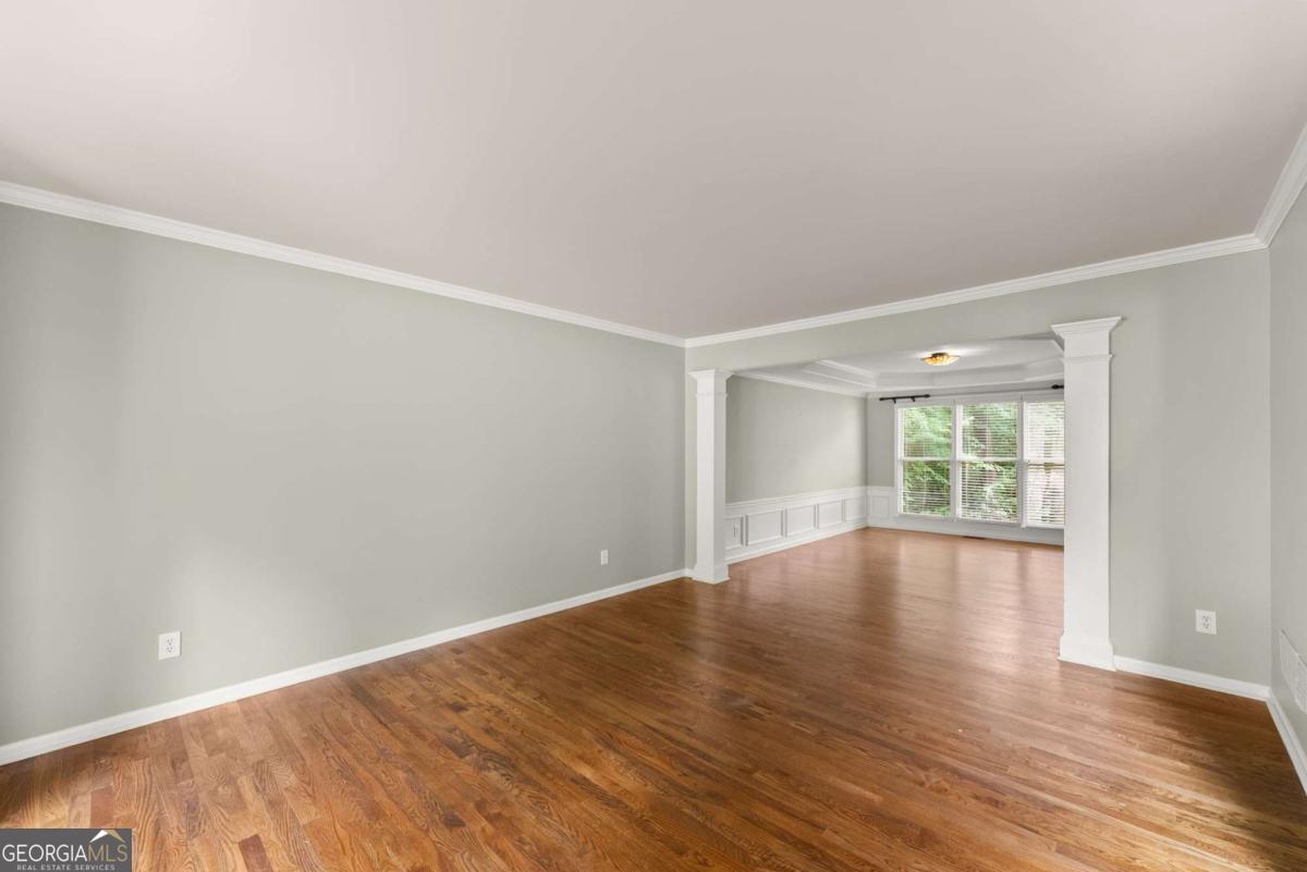 415 Fairford Lane Property Photo 6