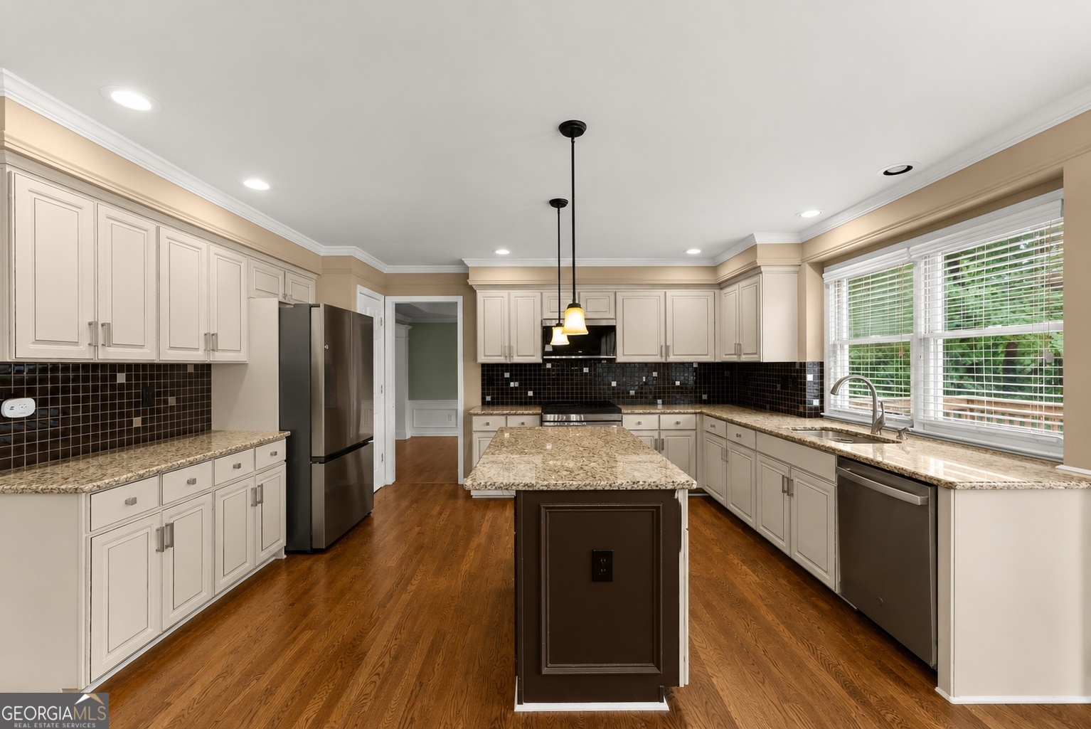 415 Fairford Lane Property Photo 12