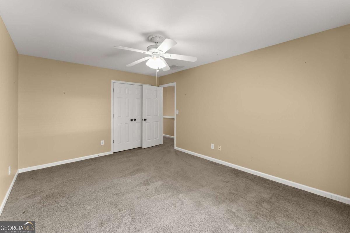 415 Fairford Lane Property Photo 23