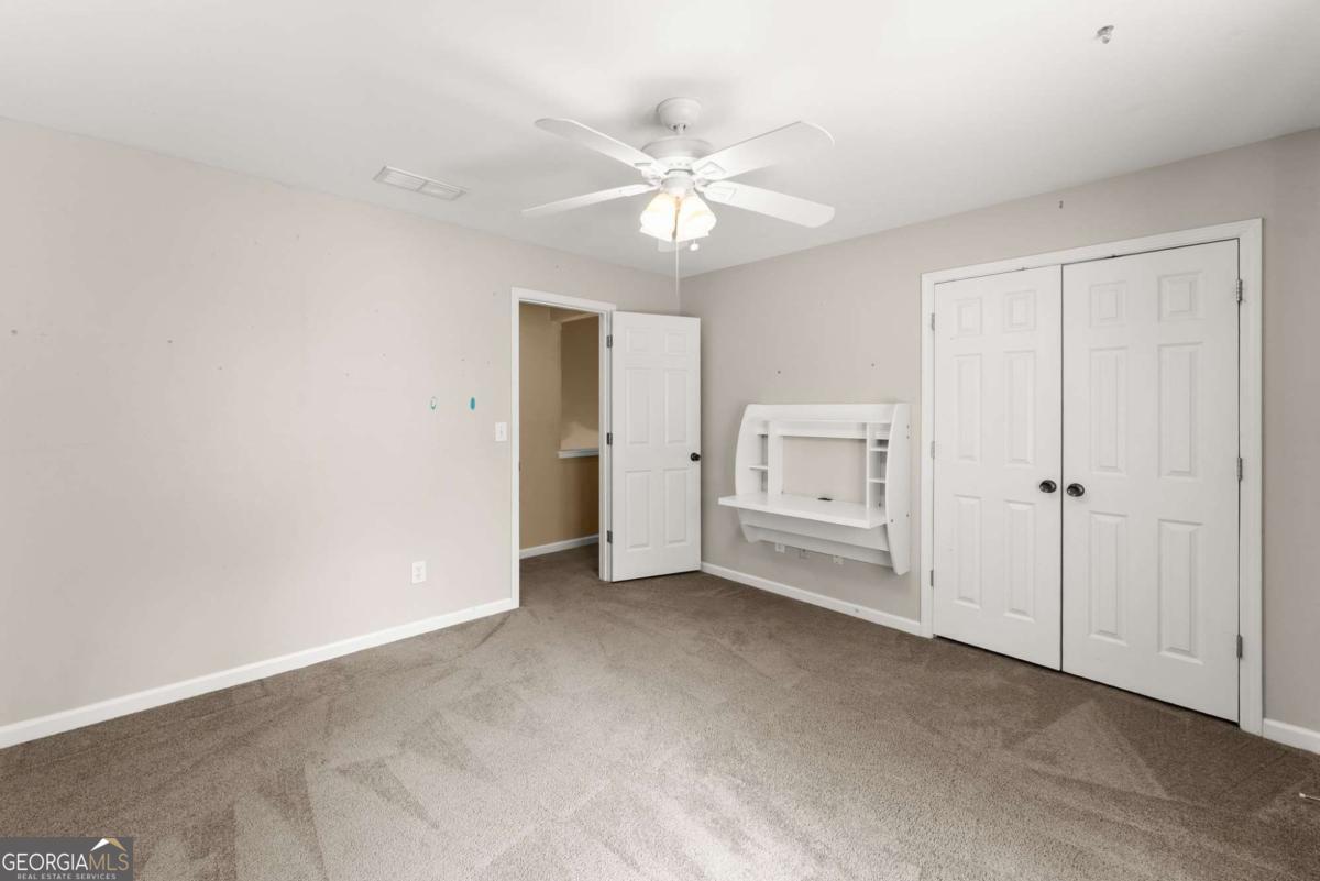 415 Fairford Lane Property Photo 25