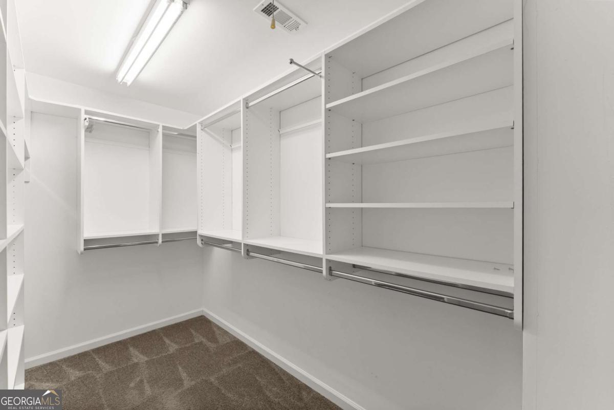 415 Fairford Lane Property Photo 32
