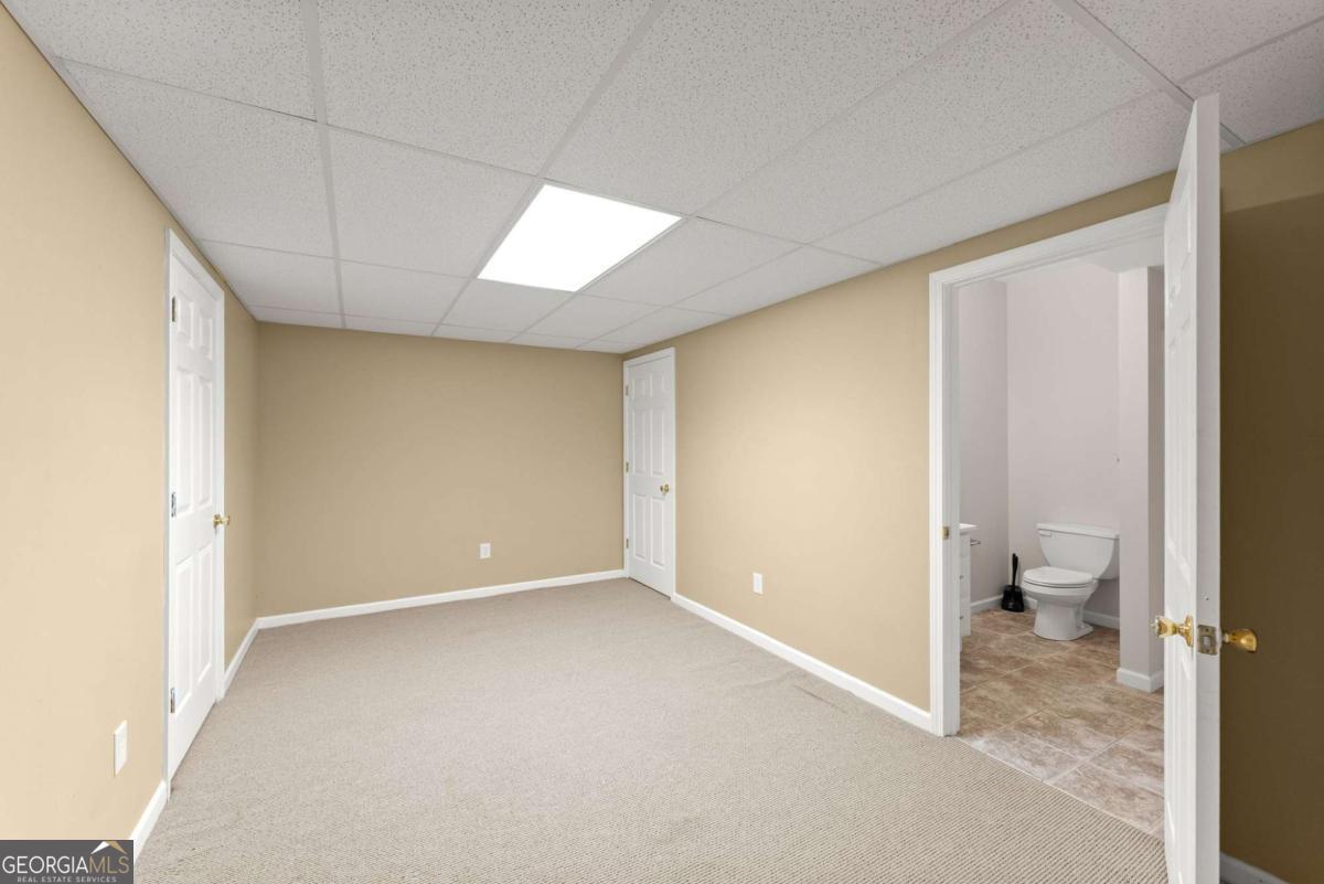 415 Fairford Lane Property Photo 43