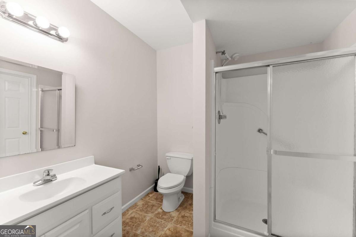 415 Fairford Lane Property Photo 44
