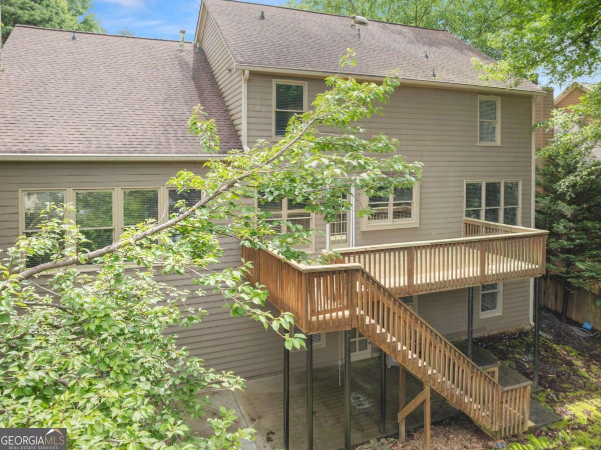 415 Fairford Lane Property Photo 53