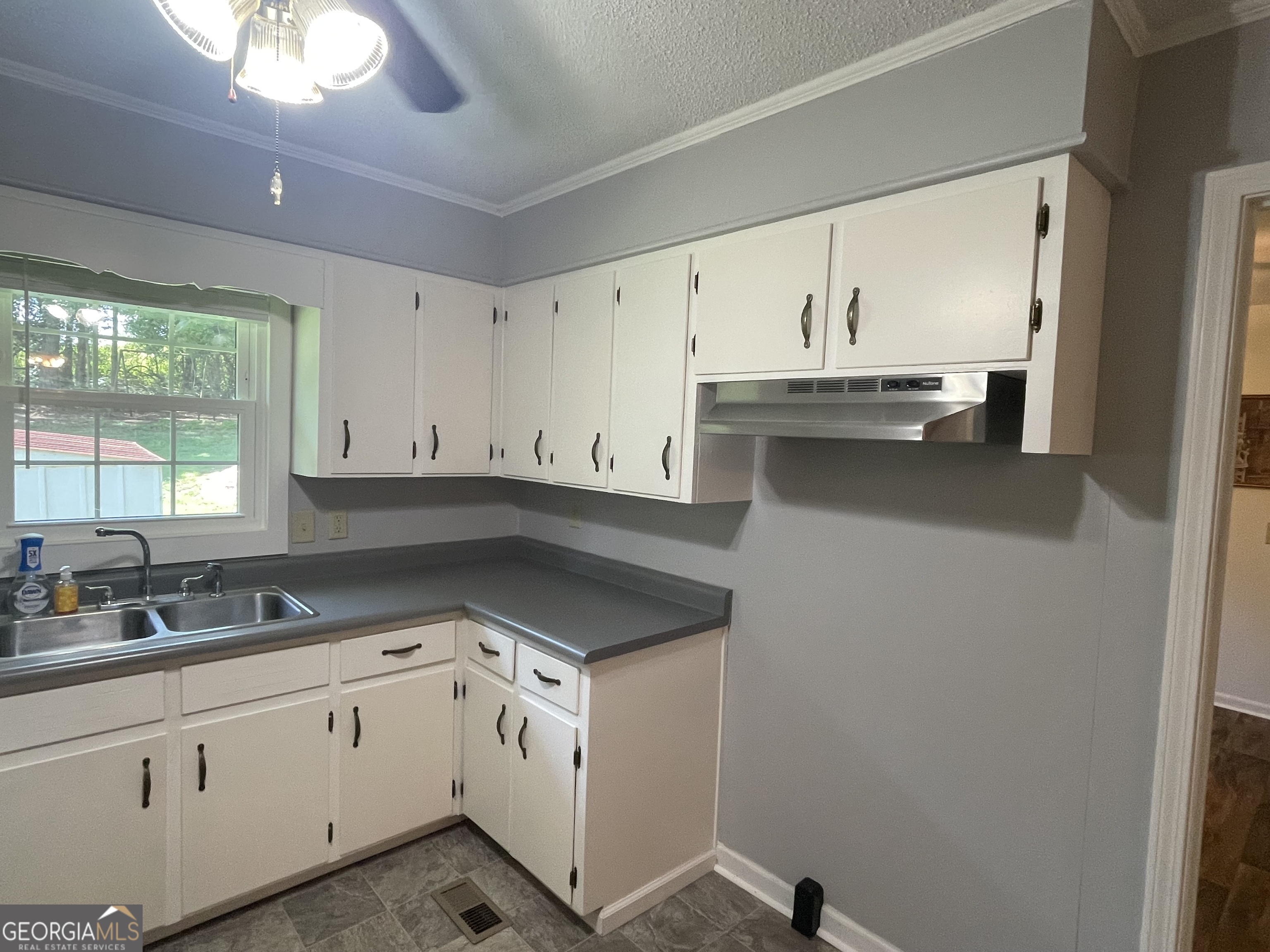 16067 Highway 59 Property Photo 6