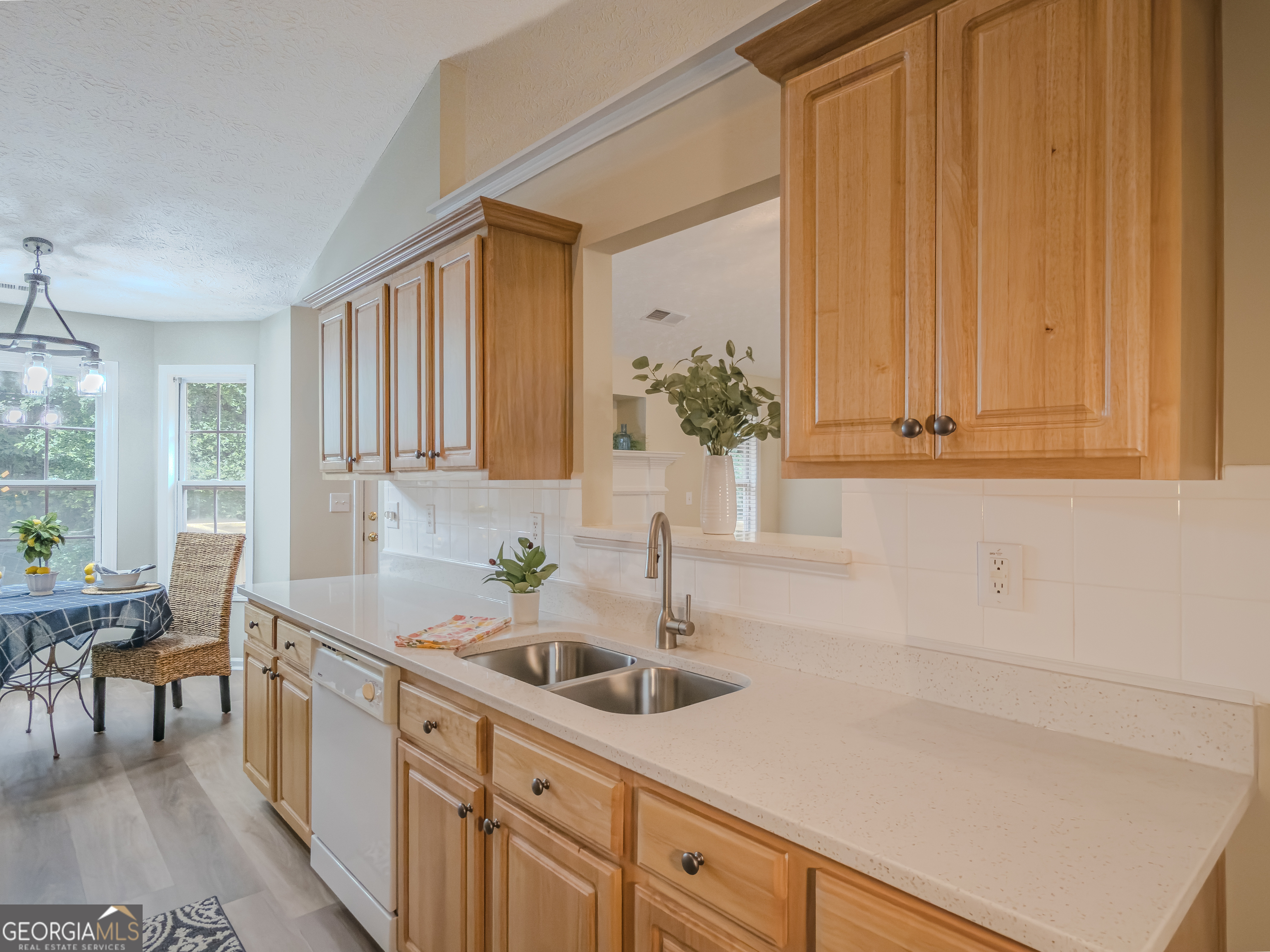 612 Old River Run Property Photo 3