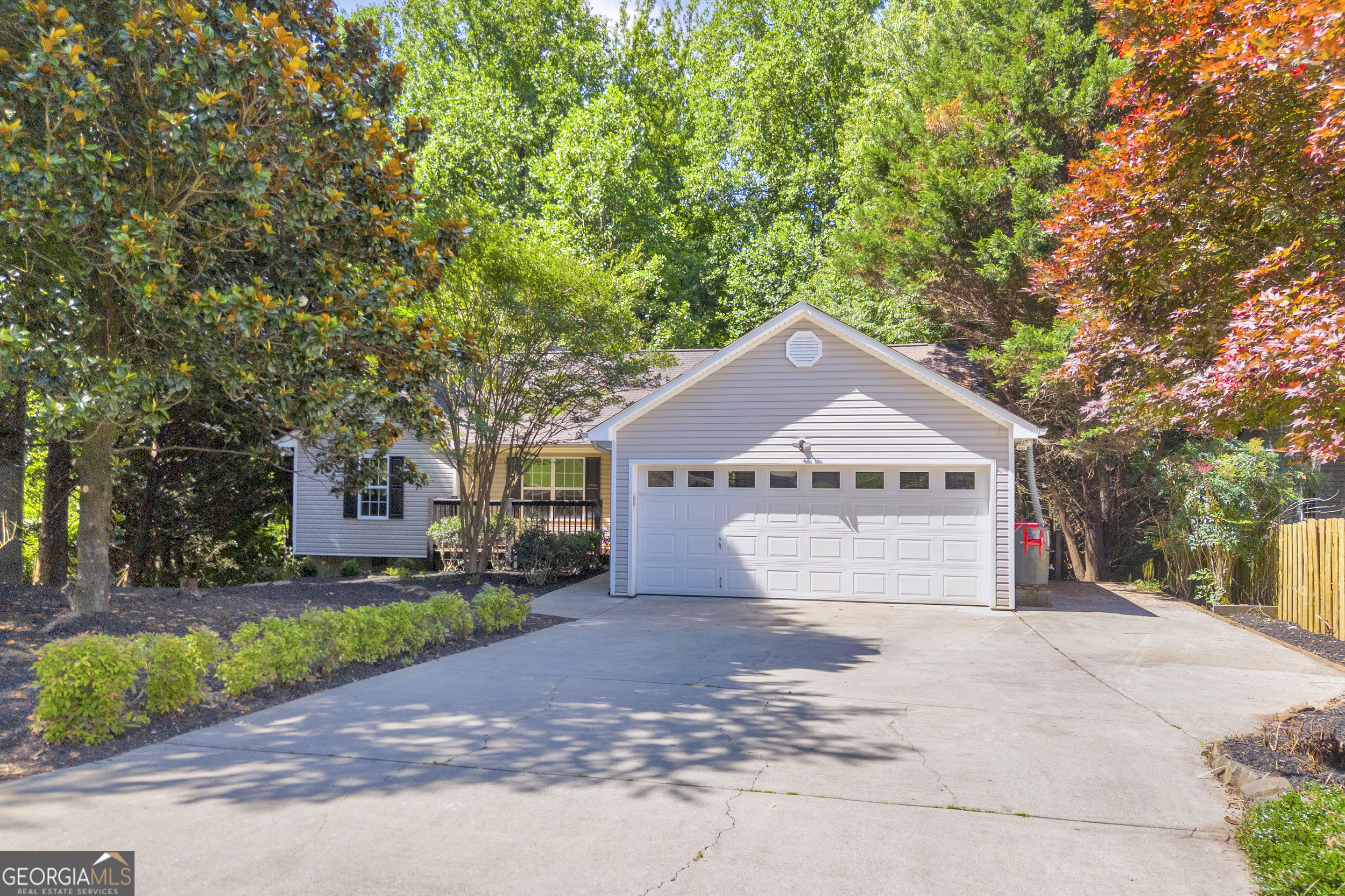 2941 Lake Hollow Road Property Photo 2