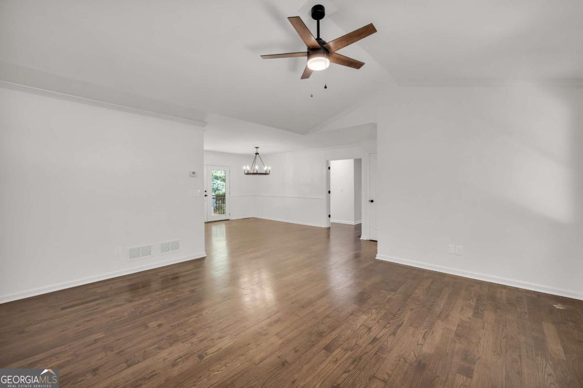 2941 Lake Hollow Road Property Photo 10