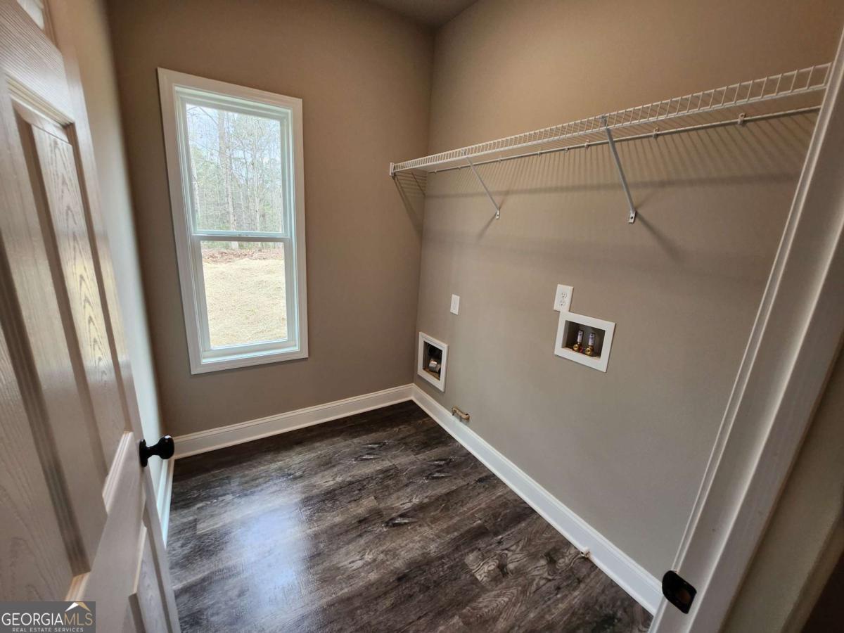 2205 Shady Grove Road Property Photo 8