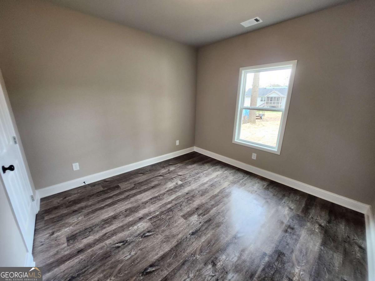 2205 Shady Grove Road Property Photo 10