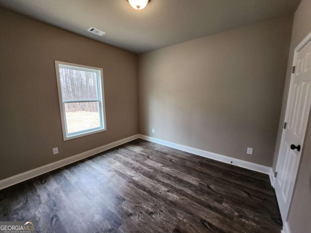 2205 Shady Grove Road Property Photo 12
