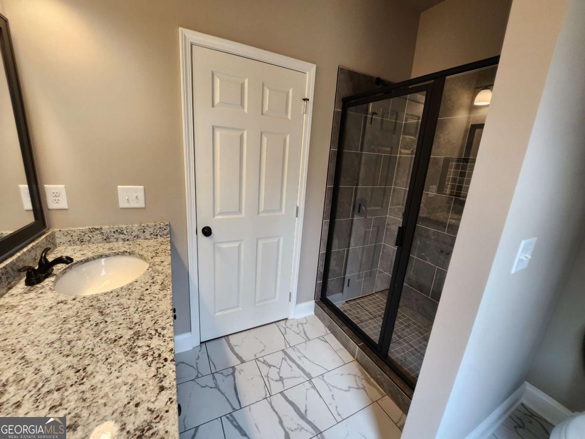 2205 Shady Grove Road Property Photo 16