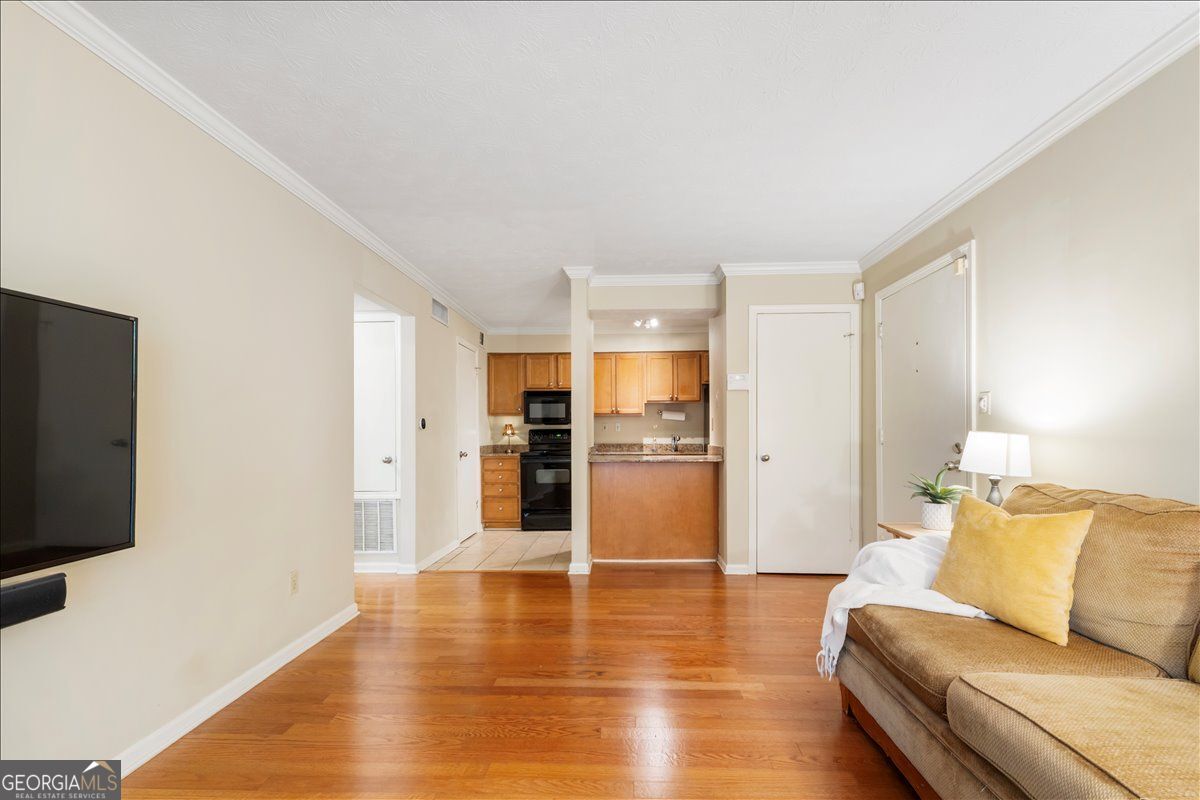 3140 Seven Pines Court # 102 Property Photo 6