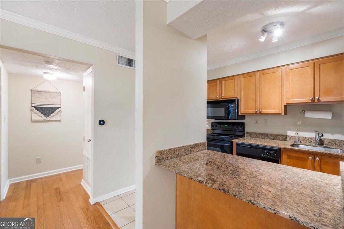 3140 Seven Pines Court # 102 Property Photo 11
