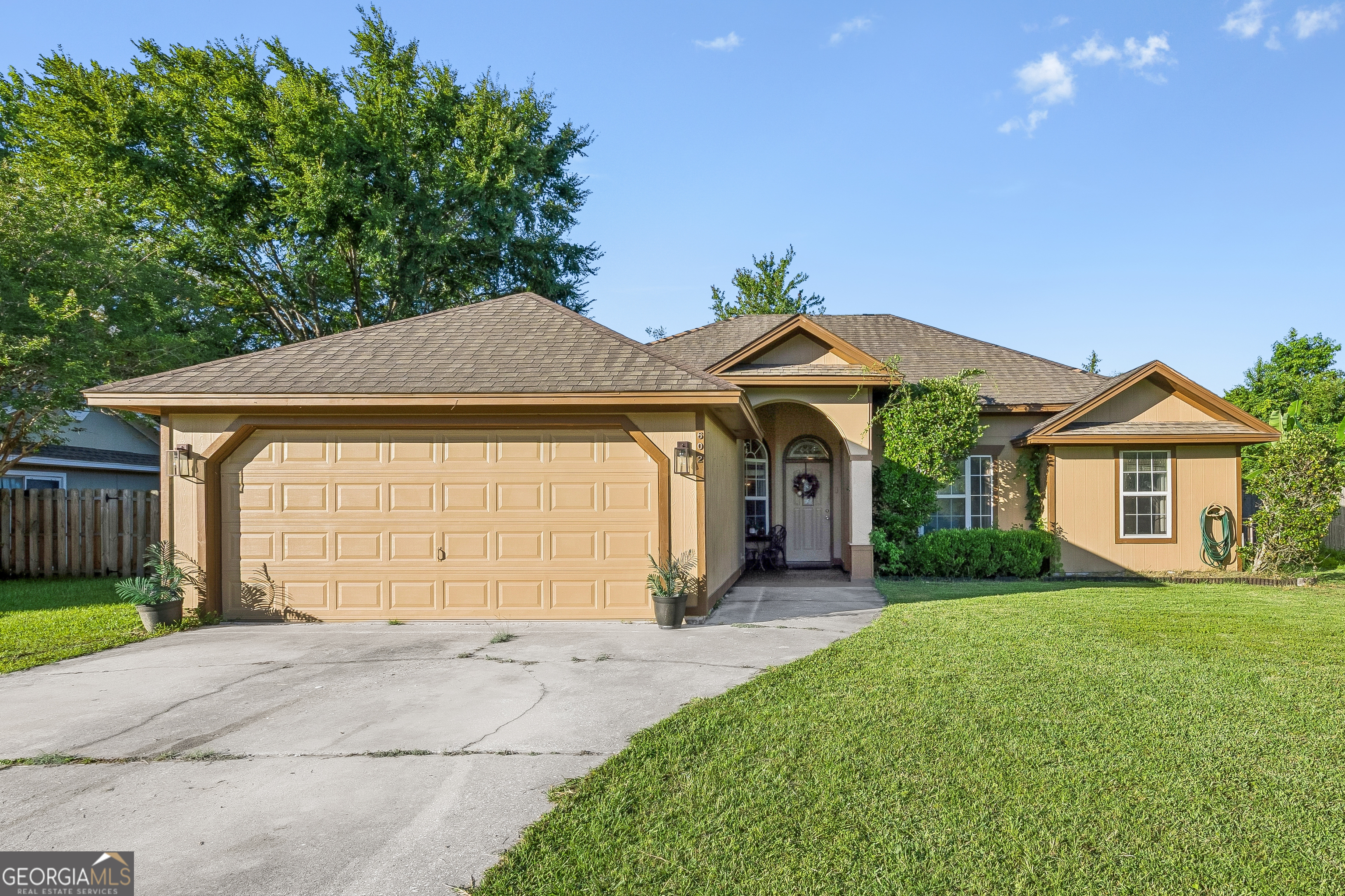 602 Hunt Club Road Property Photo 1