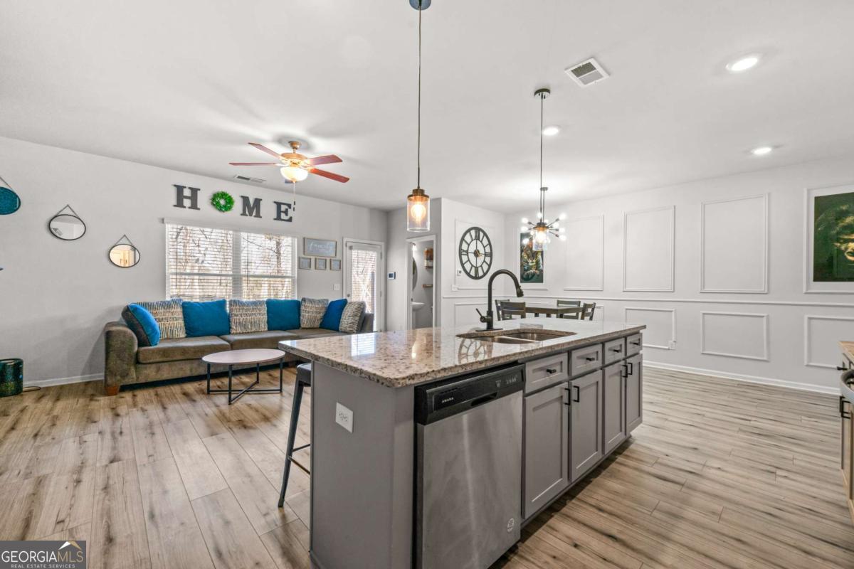 7492 Knoll Hollow Road Property Photo 6