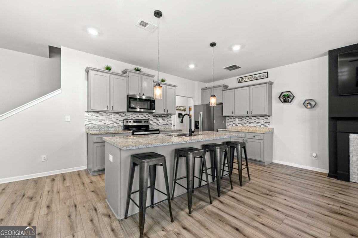 7492 Knoll Hollow Road Property Photo 7