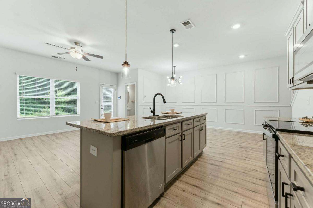 7492 Knoll Hollow Road Property Photo 8
