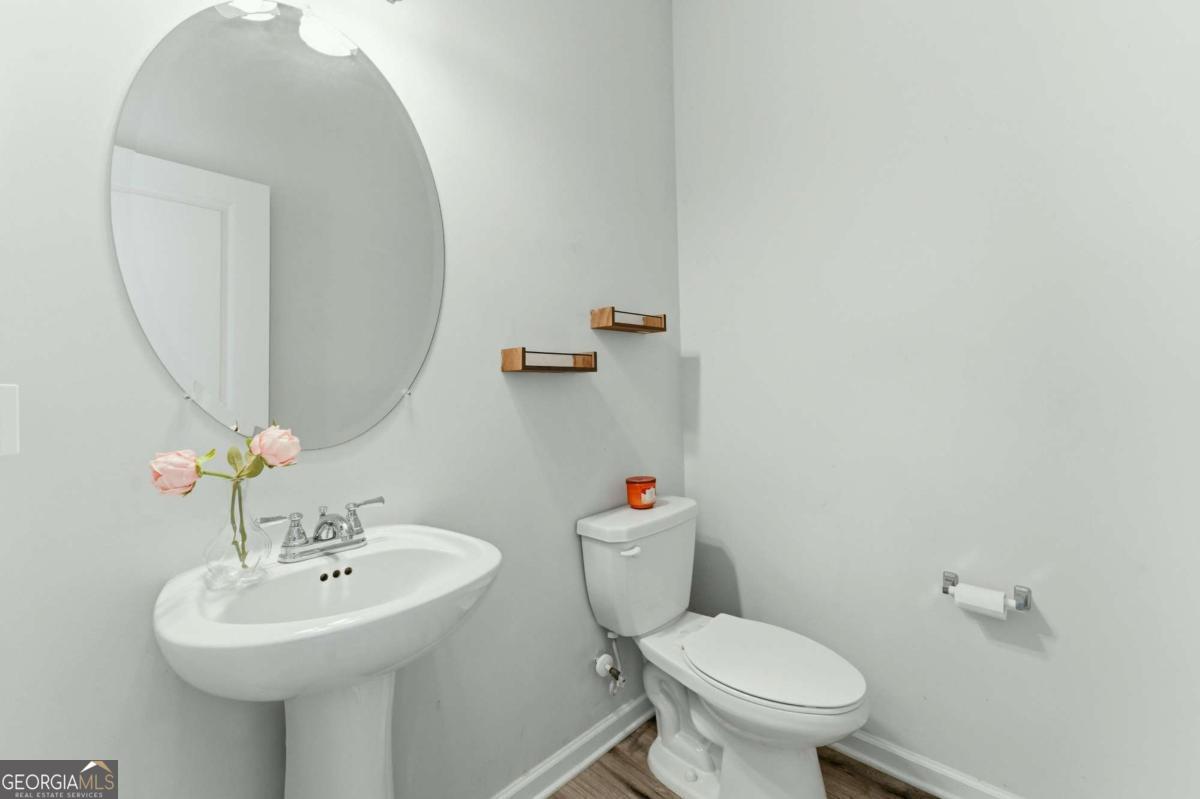 7492 Knoll Hollow Road Property Photo 13