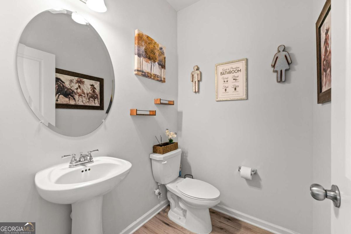 7492 Knoll Hollow Road Property Photo 14