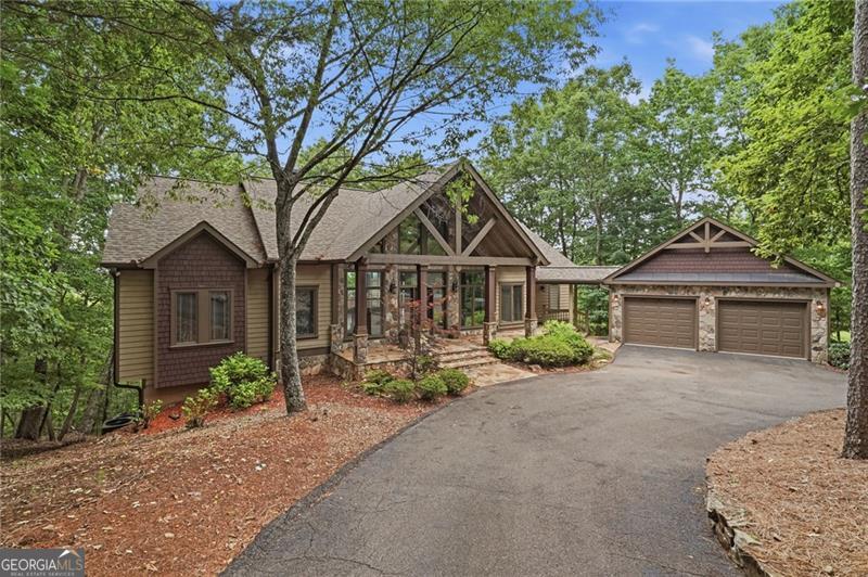 861 Summit Drive Property Photo 3
